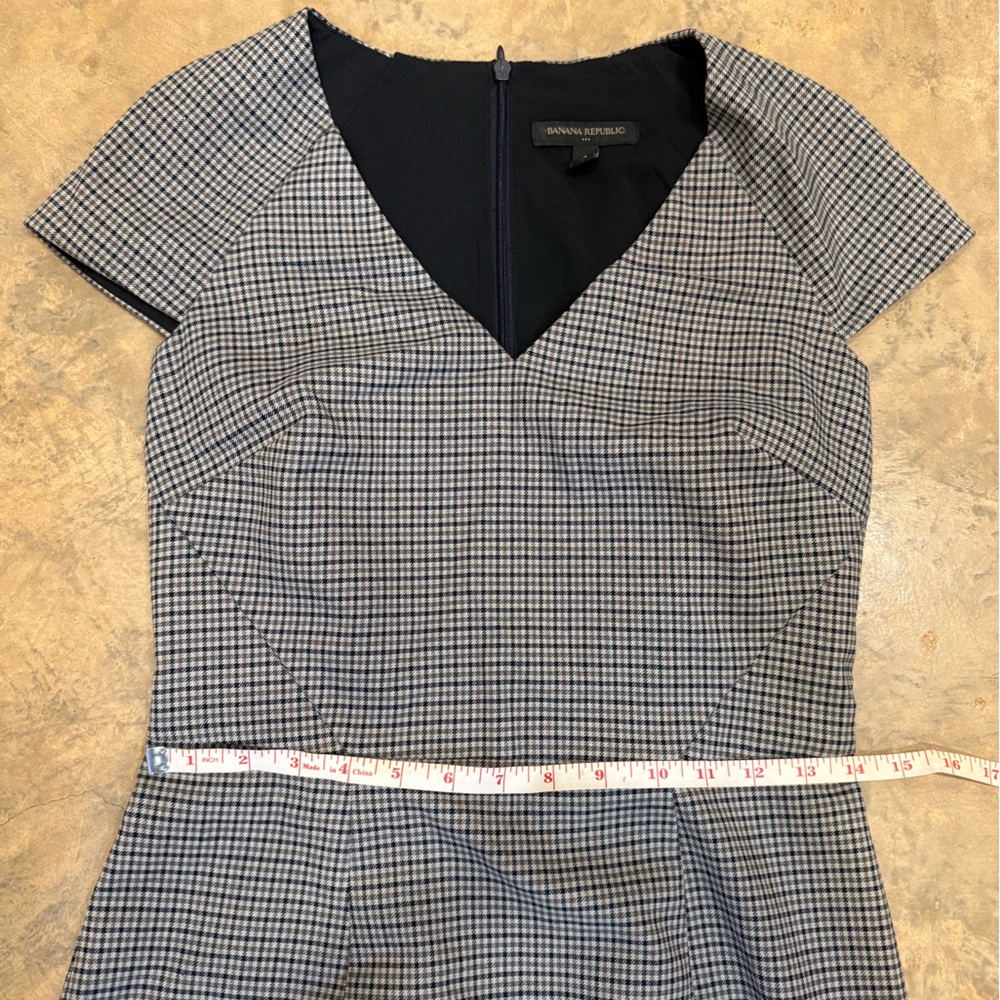 Banana Republic Black & Grey Checked Midi Sheath Dress - Picture 3 of 6